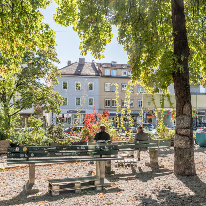Seating with a view in east direction to Tegernseer Landstrasse, 2019