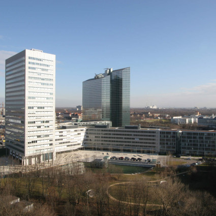 Hauptsitz der Münchner Rückversicherung und Highlight Towers, 2005