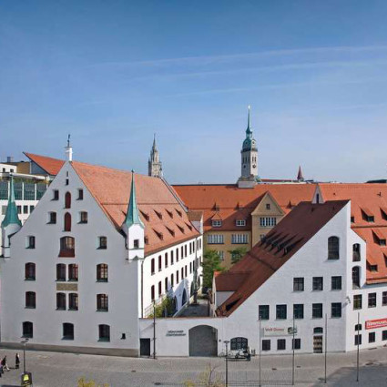 Blick vom Dach des Gemeindezentrums auf das Stadtmuseum