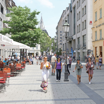 Where cars used to drive, there is now an attractive pedestrian zone.