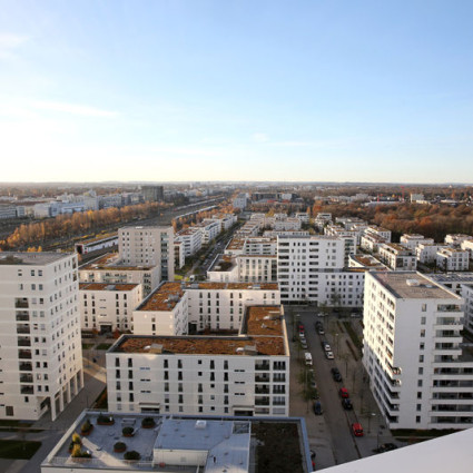 View on the residential area Am Hirschgarten from the Friends towers