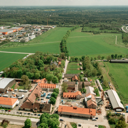 Blick von Norden auf das Ensemble Gut Freiham