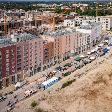 Stadtteilfest im Juli 2022, noch bevor das erste Gebäude des Quartierszentrums fertig war.