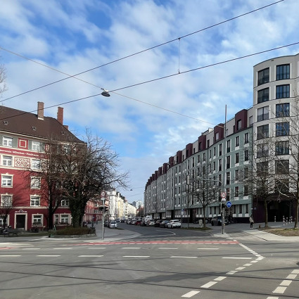 Visual axis between the hamlet block and the new buildings on Welfenstrasse