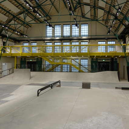 Im März 2025 hat das Referat für Bildung und Sport die Actionsporthalle in Pasing an den Verein HIGH FIVE übergeben.