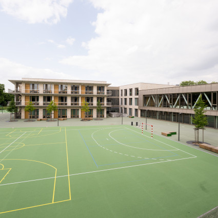 Eine Außensportfläche des Campus Strehleranger, 2025