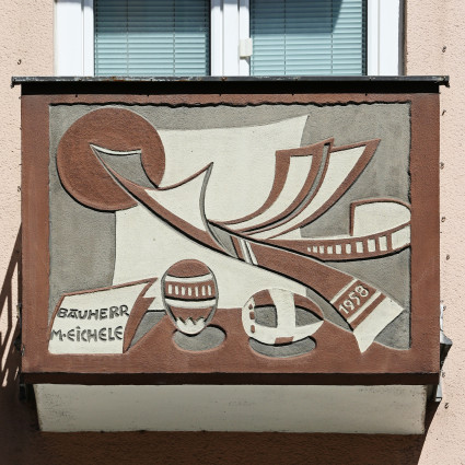Bauherr Max Eichele wurde auf einem Balkon verewigt.