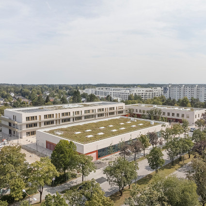 View of the three buildings of the Karl-Marx-Ring primary school