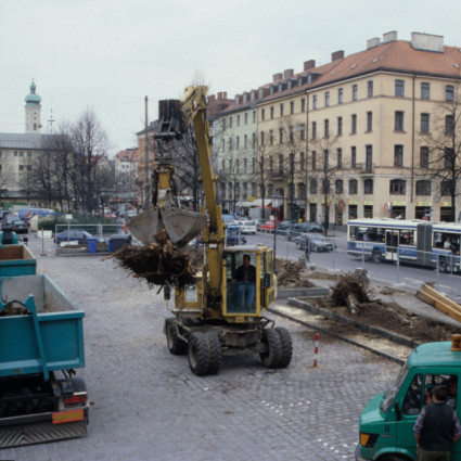 Beginn des Wiederaufbaus der Schrannenhalle im Jahr 2000 mit Blick Richtung Viktualienmarkt