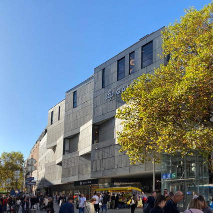 Galeria Kaufhof mit Blick in die Rosenstraße, 2022