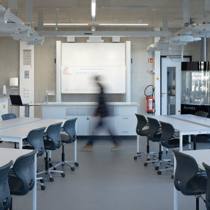 Blick in einen Unterrichtsraum auf dem Campus Strehleranger