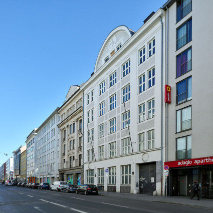 Blick auf die historische Fassade der Schwanthalerstraße 57