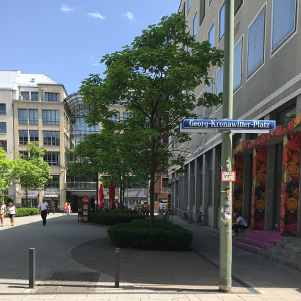 View of Georg-Kronawitter-Platz in the direction of Kaufinger-Tor-Passage, 2021