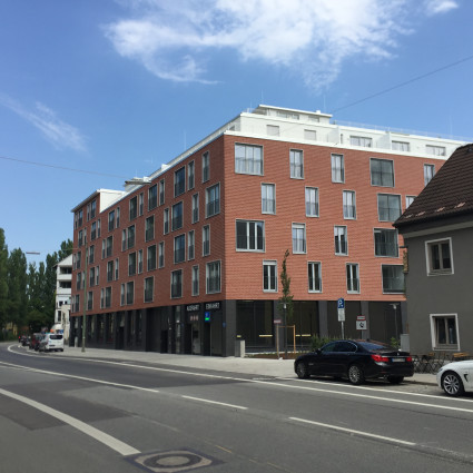 New building with clinker facade on Ohlmüllerstrasse
