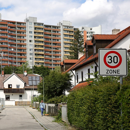 View of the residential ring from Putzbrunner Strasse